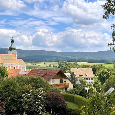 Ferienwohnungen Am Kirchberg Neualbenreuth Dış mekan fotoğraf