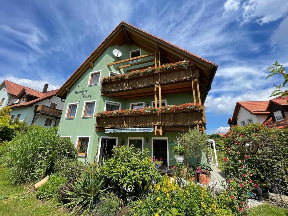 Ferienwohnungen Am Kirchberg Neualbenreuth Dış mekan fotoğraf