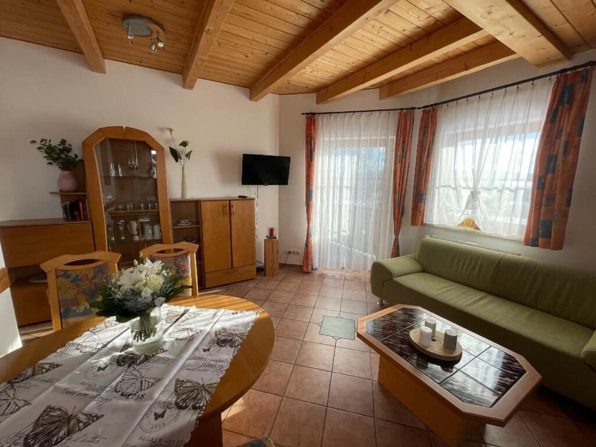 Ferienwohnungen Am Kirchberg Neualbenreuth Dış mekan fotoğraf