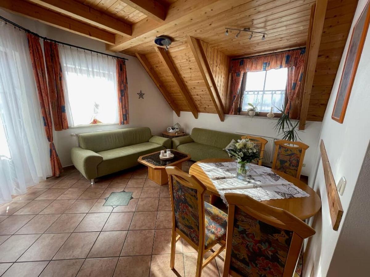 Ferienwohnungen Am Kirchberg Neualbenreuth Dış mekan fotoğraf
